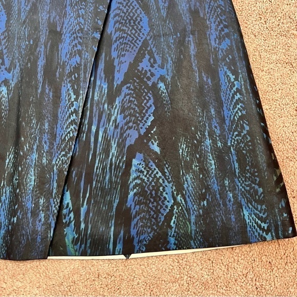NWT! Elie Tahari Lamb Leather Zinaida Skirt in Ocean Blue. Size 4. - Picture 9 of 16